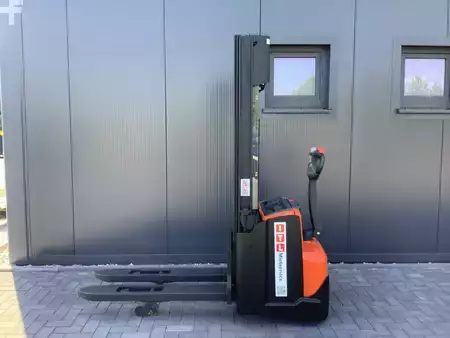 Hochhubwagen 2017  Toyota SWE120L (2)