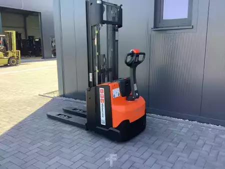 Hochhubwagen 2017  Toyota SWE120L (6)