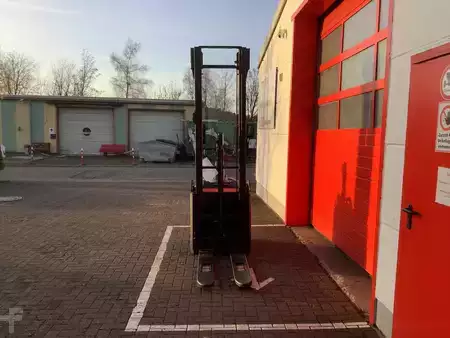 Hochhubwagen 2025  Toyota SPE140L (8)