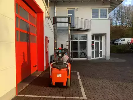 Hochhubwagen 2025  Toyota SPE140L (9)