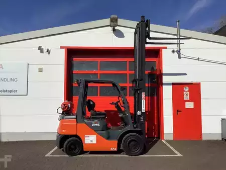 Gas gaffeltruck 2021  Toyota 8FGF25 (2)