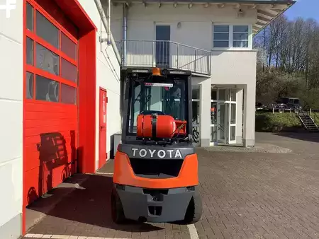Gas gaffeltruck 2021  Toyota 8FGF25 (6)