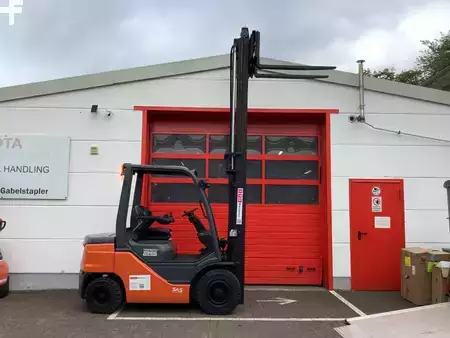 Dieselstapler 2022  Toyota 56-8FD25F (2)