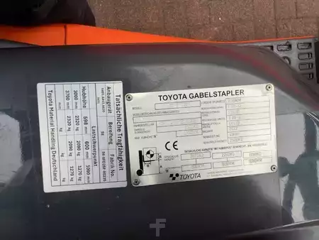 Dieselstapler 2022  Toyota 56-8FD25F (9)