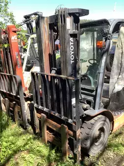 Treibgasstapler 2019  Toyota 02-8FGF20-Export (5)