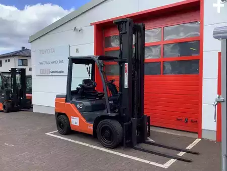 Diesel truck 2022  Toyota 52-8FDF30 (4)