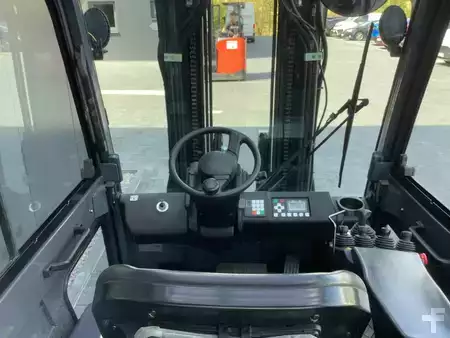 Elektrisk- 4 hjul 2019  Toyota 8FBMT25 (9)