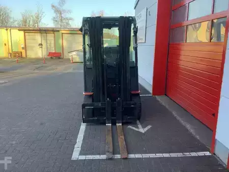 Elektro čtyřkolový VZV 2020  Toyota 8FBMT25-Export (3)
