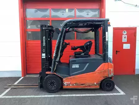 Elektro čtyřkolový VZV 2020  Toyota 8FBMT25-Export (9)