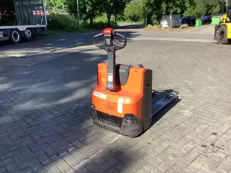 Porta-paletes elétrico 2022  Toyota LWE140-Export (6)