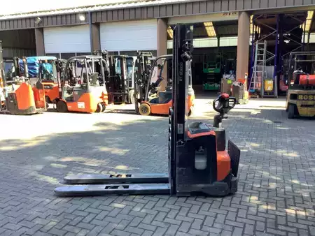 Hochhubwagen 2020  Toyota SWE120-Export (4)
