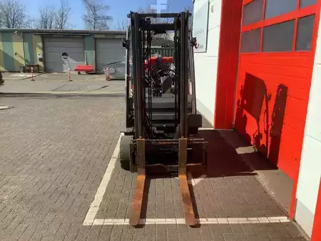 Chariots élévateurs GPL 2023  Toyota 02-8FGF20F-Export (3)