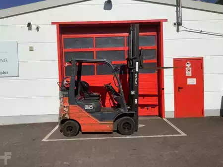 Chariots élévateurs GPL 2023  Toyota 02-8FGF20F-Export (5)