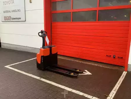 Niederhubwagen 2026  Toyota LWI160 (3)