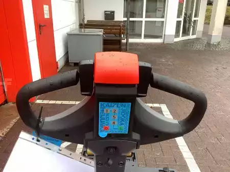 Niederhubwagen 2026  Toyota LWI160 (9)