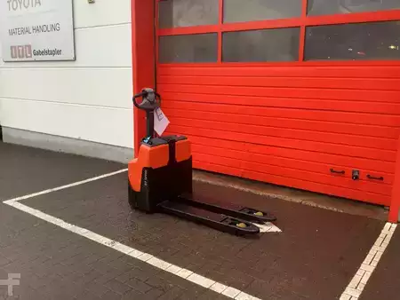 Niederhubwagen 2026  Toyota LWI160 (3)