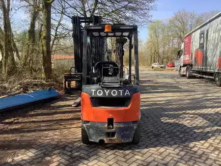 Gázüzemű targoncák 2020  Toyota 8FGF18-Export (6)