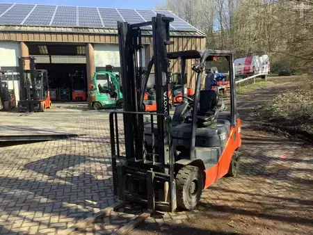 Gázüzemű targoncák 2020  Toyota 8FGF18-Export (8)