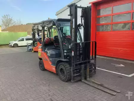 Gas gaffeltruck 2021  Toyota 8FGF25-Export (3)