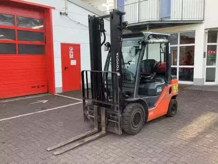 Gas gaffeltruck 2021  Toyota 8FGF25-Export (9)