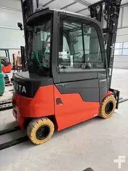 El Truck - 4-hjul 2026  Toyota 9FBM35T (2)