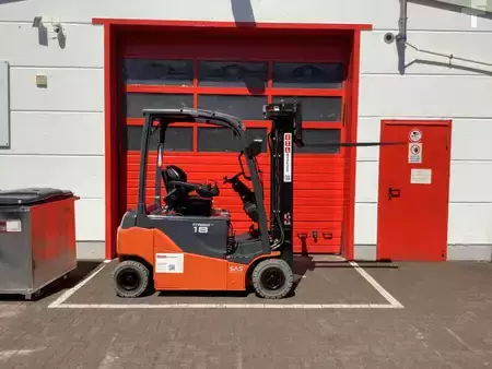 Elektro 4 Rad 2021  Toyota 8FBM18T (3)