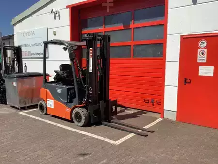 Elektro 4 Rad 2021  Toyota 8FBM18T (5)