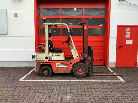 Nestekaasutrukki - [div] FO1-A18U Datsun-Export (1)