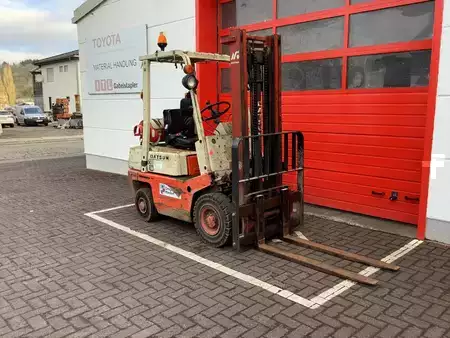 Nestekaasutrukki - [div] FO1-A18U Datsun-Export (2)