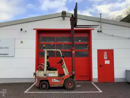 Nestekaasutrukki - [div] FO1-A18U Datsun-Export (4)