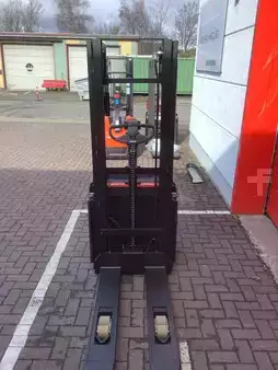 Magasemelésű béka 2026  Toyota SWE120 (4)