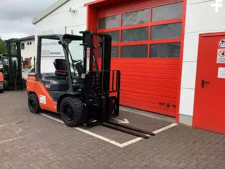 Diesel heftrucks 2026  Toyota 52-8FDF30 (3)
