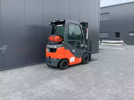 Chariots élévateurs GPL 2026  Toyota 02-8FGF18 (5)
