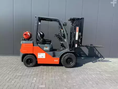 Treibgasstapler 2026 Toyota 02-8FGF25 (2)