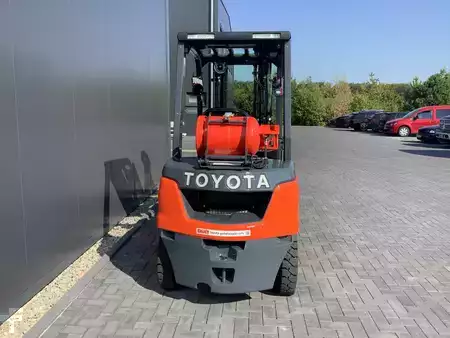 Gasoltruck 2026  Toyota 02-8FGF25 (8)