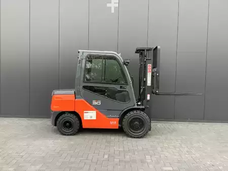 Wózki widłowe diesel 2026  Toyota 52-8FDF30 (2)