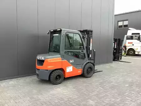 Wózki widłowe diesel 2026  Toyota 52-8FDF30 (5)