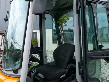 Tow Tugs 2014  Still LTX80 (1)