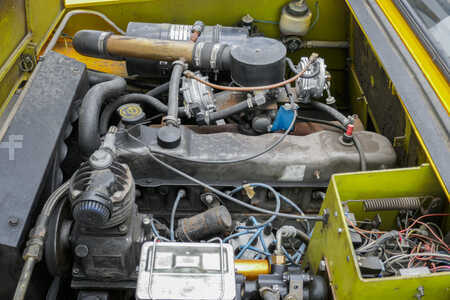 Tahač 2000  Clark GT 50E (2)