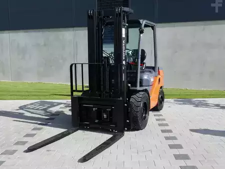 Empilhador diesel 2021  Toyota 52-8FDJF35 (2)