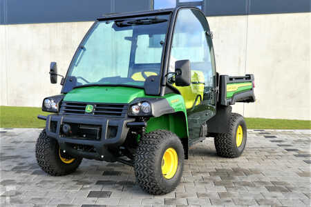 Rebocador 2021  John Deere Gator HPX815E (1)