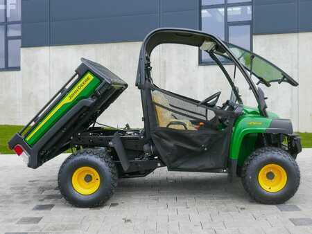 Tow Tugs 2021  John Deere Gator� HPX815E (5)