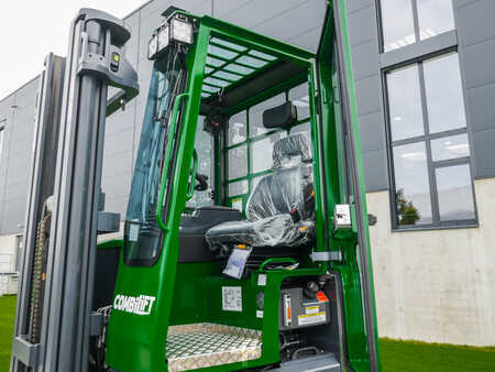 Empilhador Quatro caminhos 2022  Combilift C 5500 XLE (7)