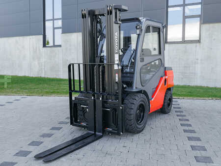 Dieselstapler 2022  Toyota 52-8FDJF35 (1)