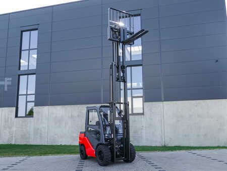 Dieselstapler 2022  Toyota 52-8FDJF35 (9)