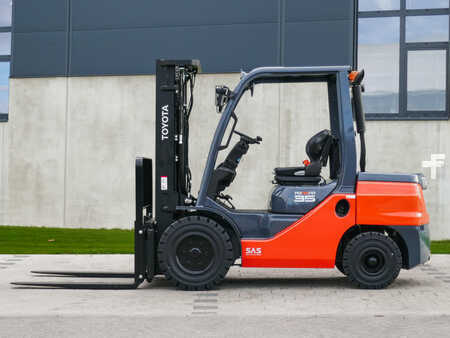 Dieselstapler 2022  Toyota 52-8FDJF35 (3)