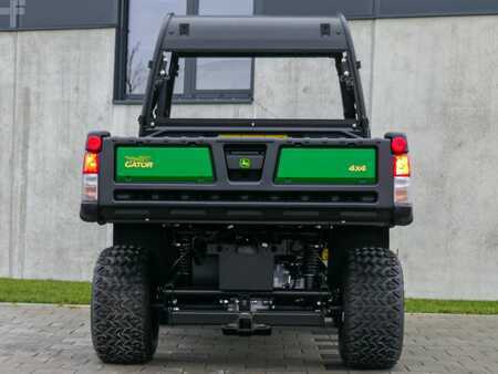 Tow Tugs 2022  John Deere Gator� HPX815E (4)