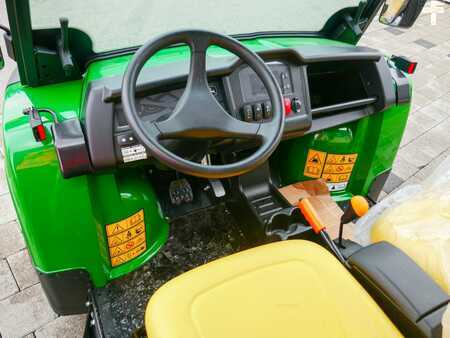 Chariot tracteur 2022  John Deere Gator� HPX815E (6)