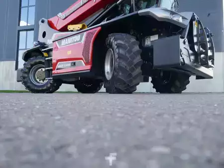 Sollevatori telescopici rotativi 2023  Manitou MRT 2260 (10)