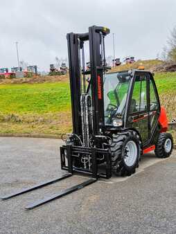 Geländestapler 2024  Manitou MC 30-4 D K ST5 S1 (1)